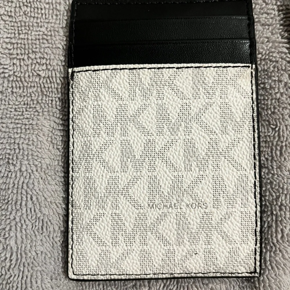 Michael Kors Black and White Signature Card Case